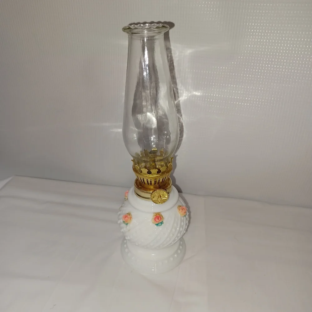 Vintage MCM Elegant Hobnob White and Gold Glass Oil Lamp With Pink Roses